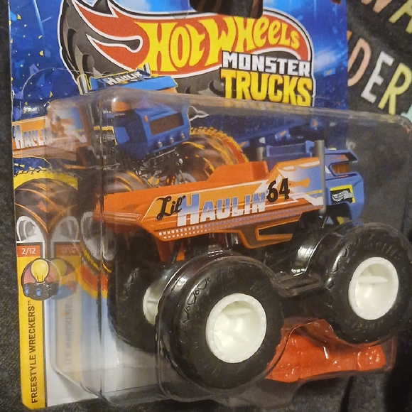 Monster Trucks Lil' Haulin' 64 - Picture 1 of 4